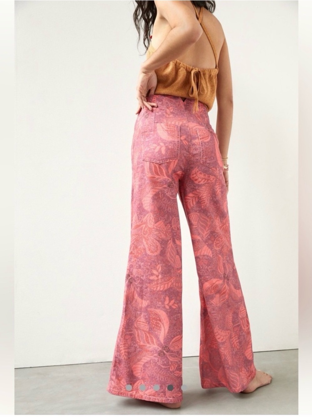 Pilcro high rise button fly floral flared pants, size 28 - Picture 2 of 8